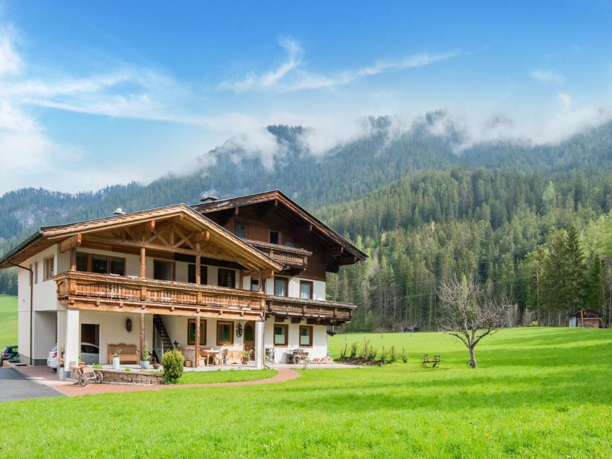 Apartment In Saalfelden Am Steinernen Meer Exterior photo