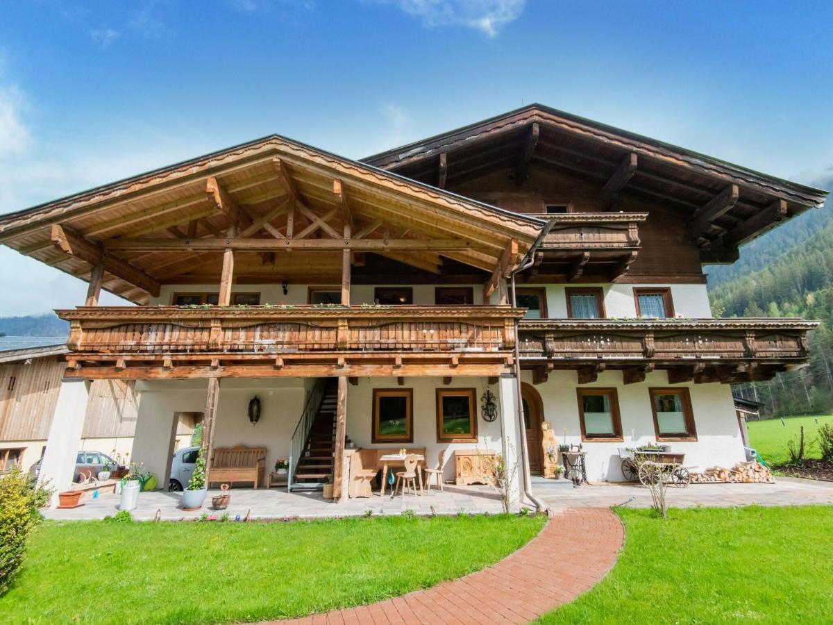 Apartment In Saalfelden Am Steinernen Meer Exterior photo