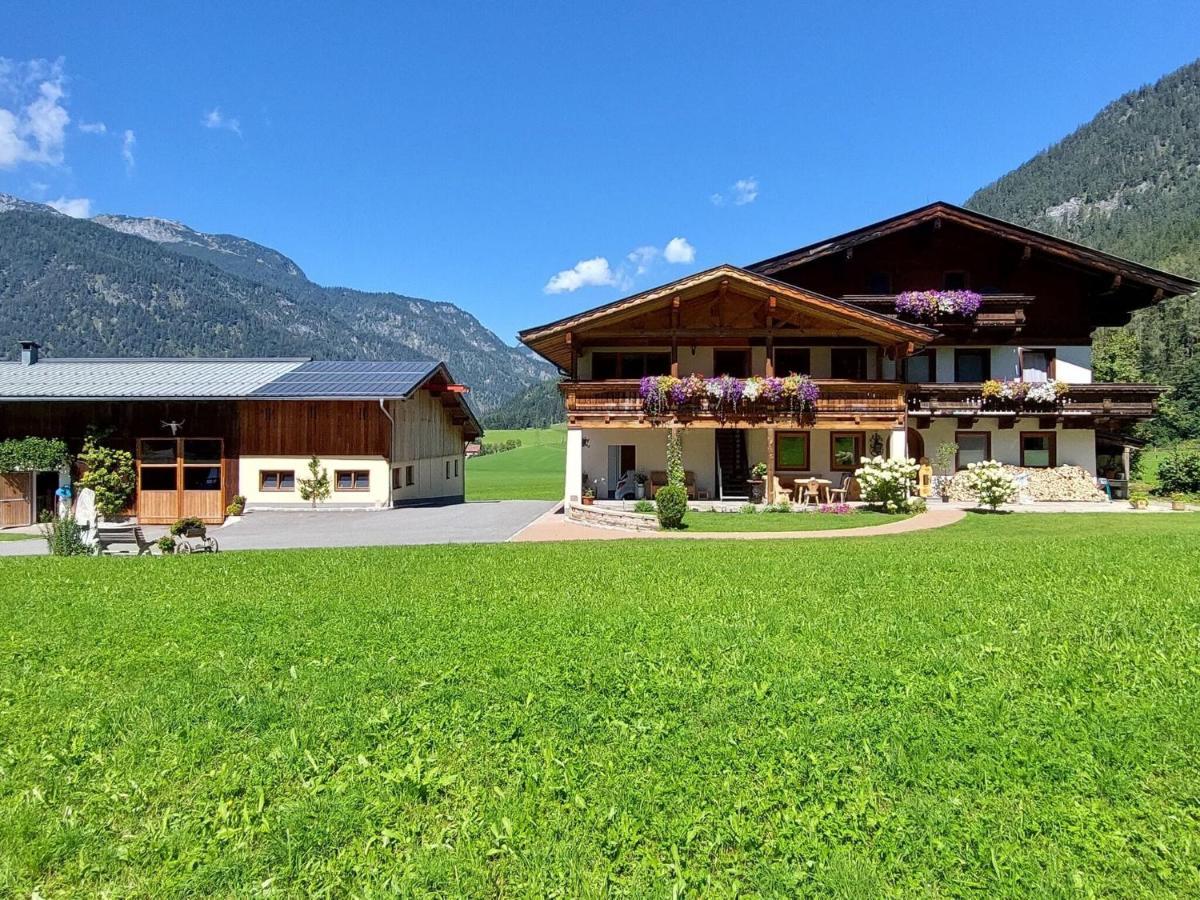 Apartment In Saalfelden Am Steinernen Meer Exterior photo